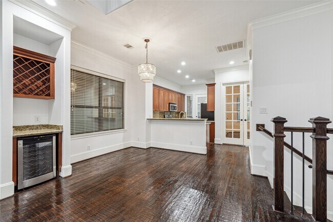 Foto del edificio - 1046 W 23rd St