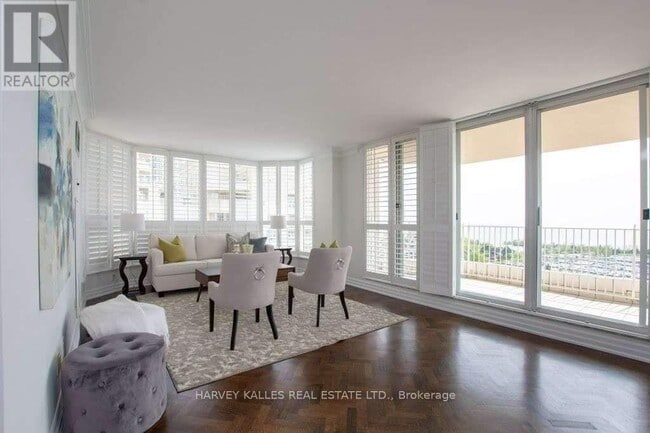 Building Photo - 2285 Lake Shore Blvd W