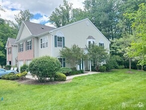 Building Photo - 101 Waldorf Dr