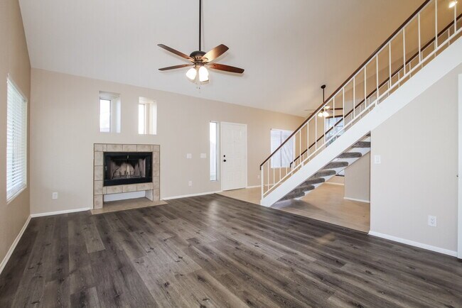 Building Photo - 8822 W Grovers Ave