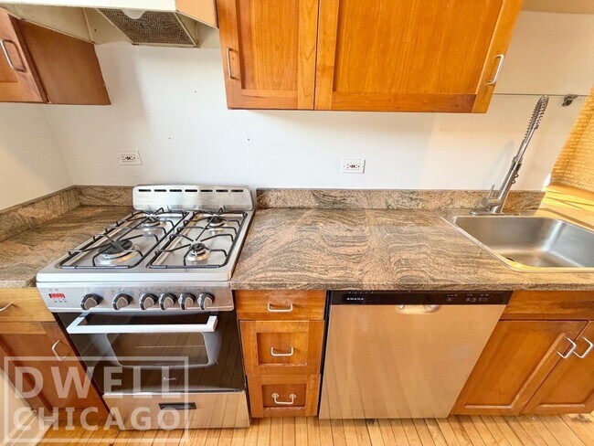 Foto del edificio - 7033 N Sheridan Rd