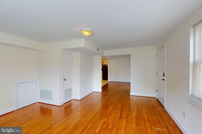 Building Photo - 8514 Chestnut Oak Rd