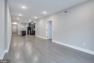 Building Photo - 1607 Catharine St