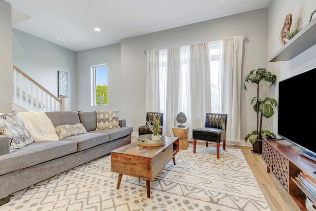 Foto del edificio - 978 Youngs Ln