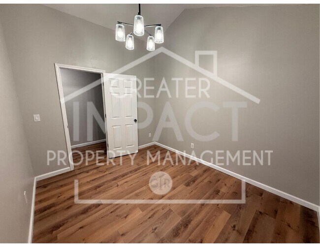 Foto del edificio - 2506 Legion Dr