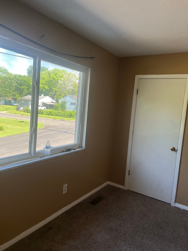 Building Photo - 2018 Hickorydale Dr