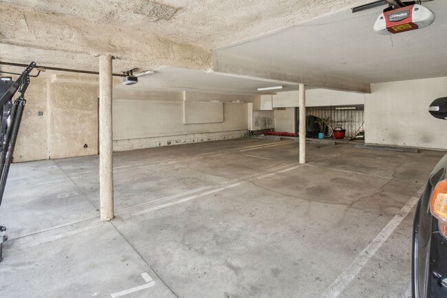 Building Photo - Champlin Properties
