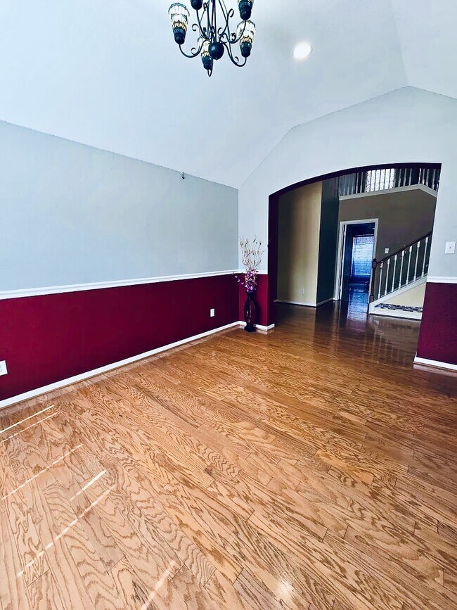 Building Photo - 15114 Magnoliabough Pl