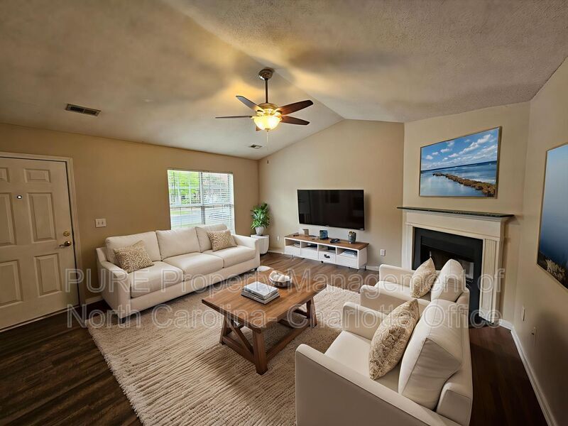 Photo - 11148 Whitlock Crossing Ct