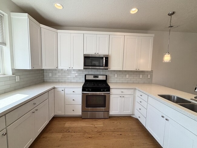 Building Photo - 3883 Komenda Ct