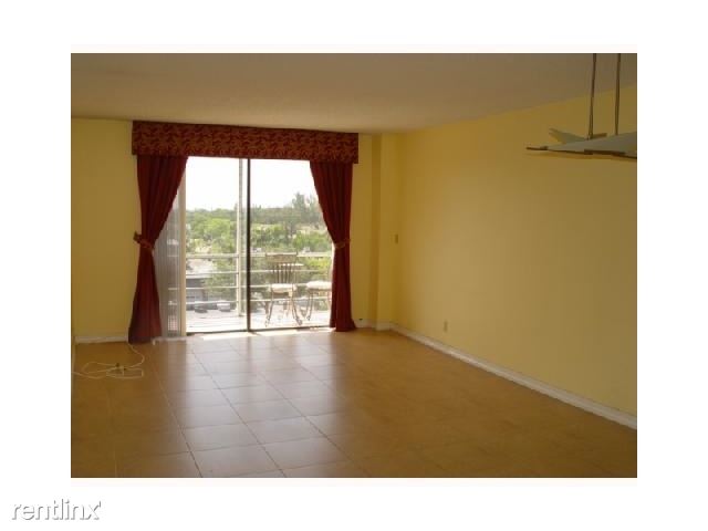 Foto del edificio - 2821 NE 163rd St