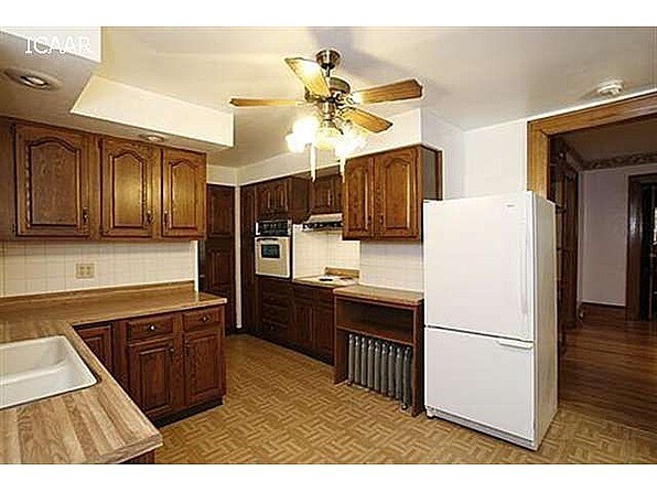 Building Photo - 430 N Van Buren St