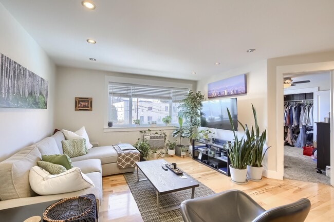 living room 1 - 2460 W Caithness Plz