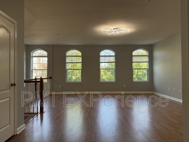 Building Photo - 2213 Congresbury Pl