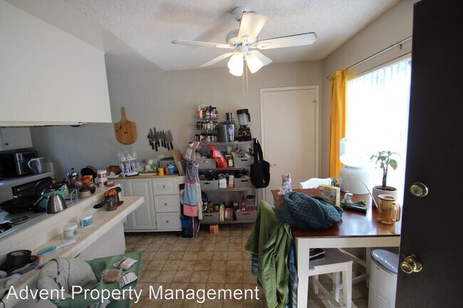 Building Photo - 2 br, 1.5 bath House - 4831 Muir Ave Unit B