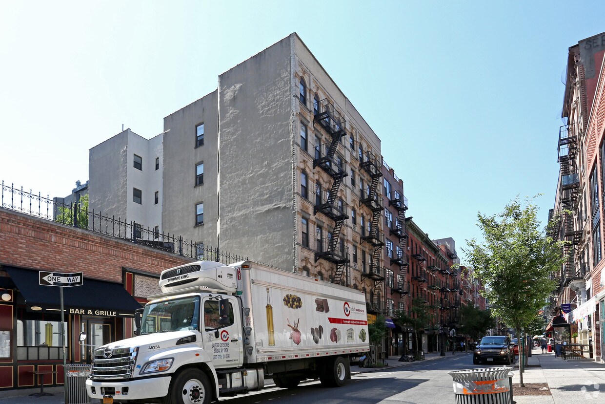 Primary Photo - 166 Orchard St