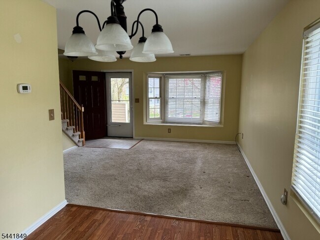 Building Photo - 705 Bryant Dr