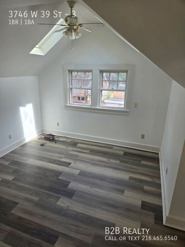 Foto del edificio - 3746 W 39th St
