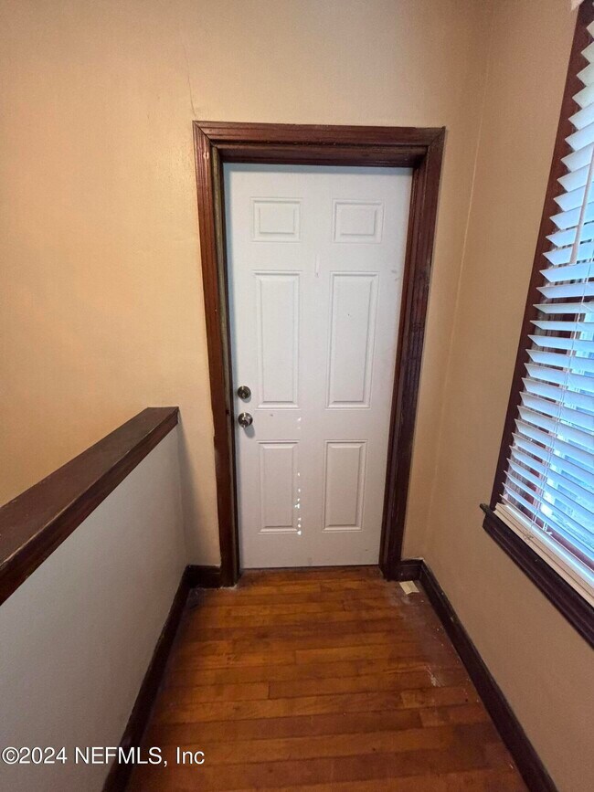 Building Photo - 1232 Ingleside Ave