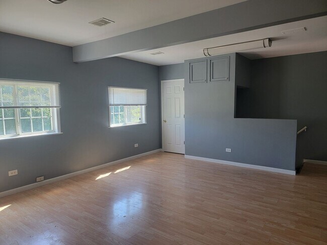 Foto del edificio - 14802 Cooper Ave