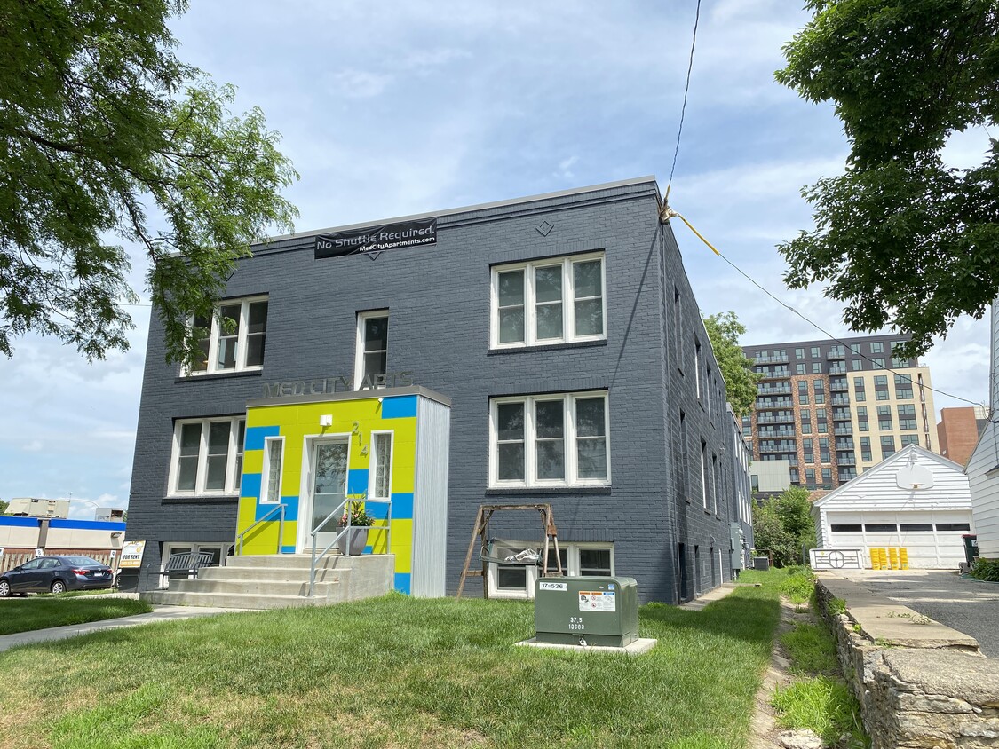 Primary Photo - Med City Apartments