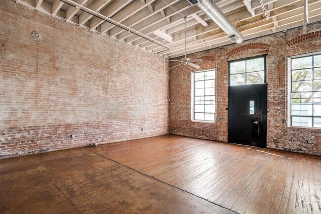 Foto del edificio - 3031 Clover St