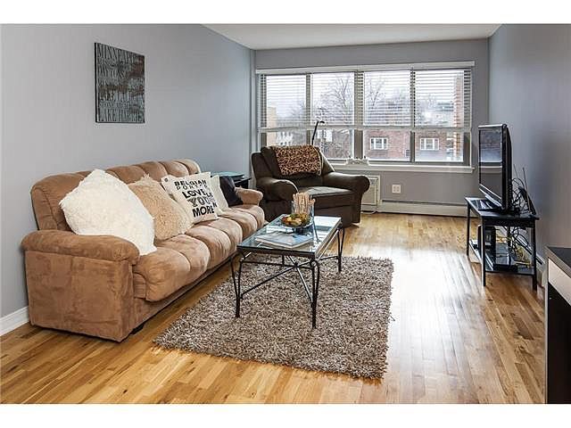 Primary Photo - 2727 W 43rd St