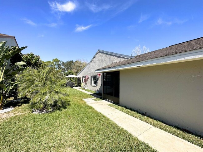 Building Photo - 429 Greenfield Rd