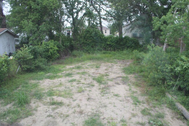 Building Photo - 9431 Colapissa St