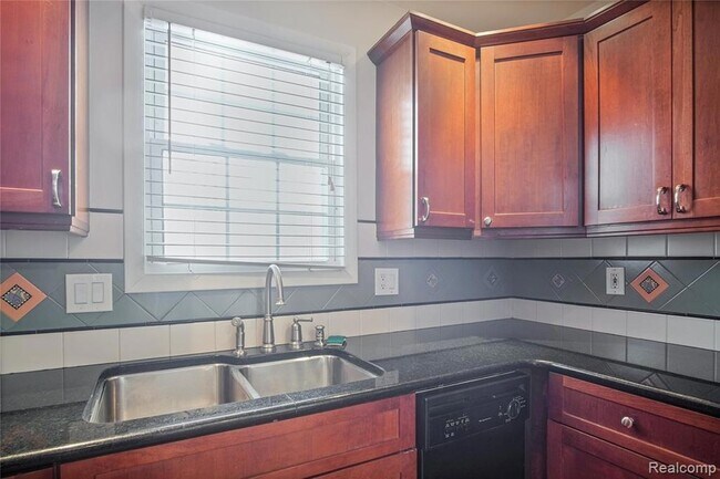 Building Photo - 2315 Guthrie Ave