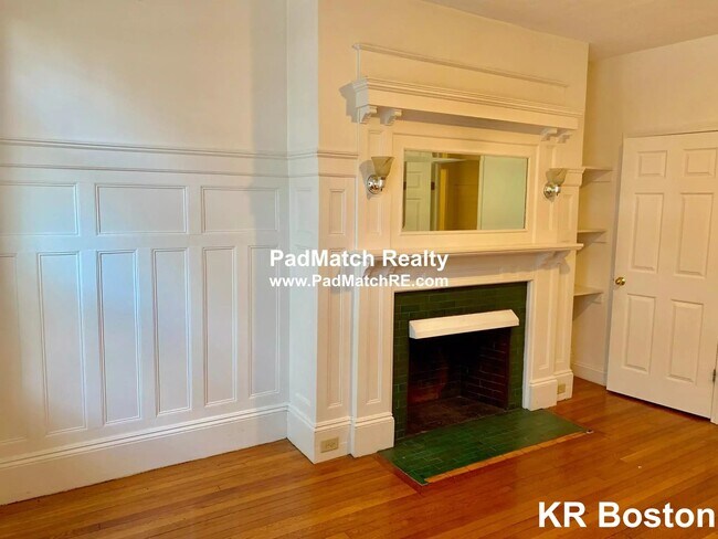 Building Photo - 1623 Beacon St