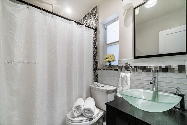 2022 SEP SO FLO Real Estate Group 1156 Hollywood Blvd # 1156 HOLLYWOOD, FL 33019-1502 - 1156 Hollywood Blvd