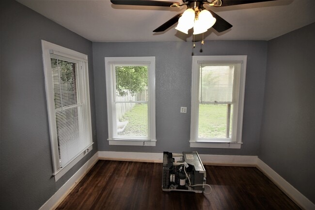 Foto del edificio - 4405 Woodside St