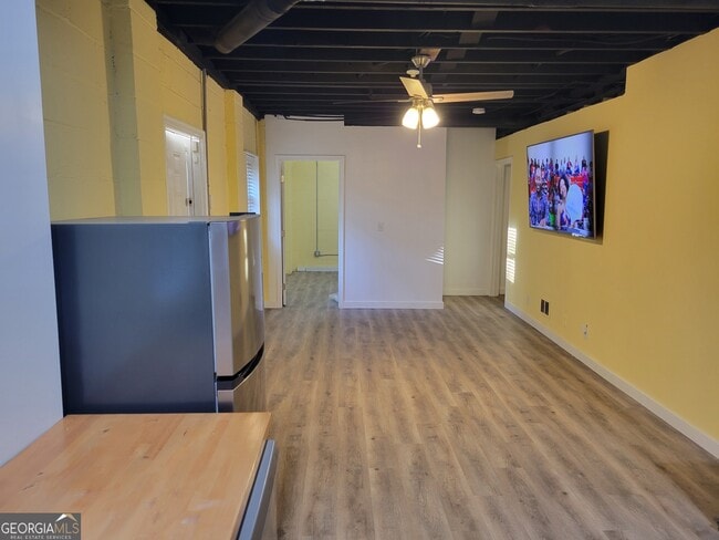 Building Photo - 3495 Tulip Dr