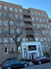 Building Photo - 75-40 Austin St