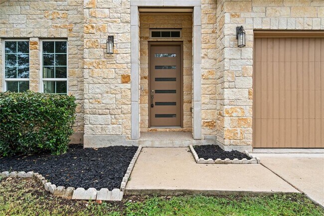 Building Photo - 5009 Mandevilla Dr