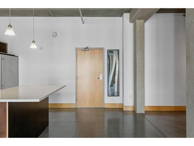 Foto del edificio - 345 N 6th Ave