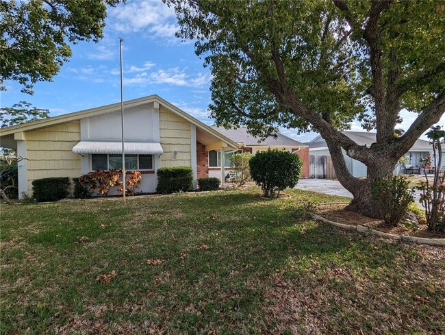 Building Photo - 4233 Hillsdale Dr