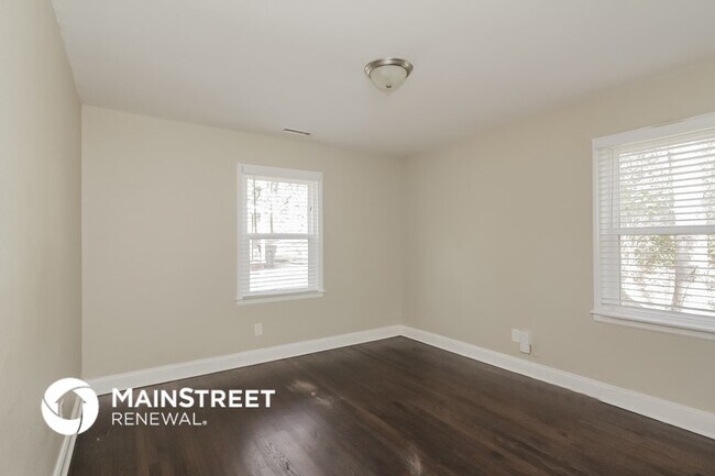 Foto del edificio - 4200 Rochelle Ln