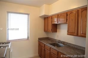 Building Photo - 2 br, 1 bath  - 8031 Hawthorne Ave 4