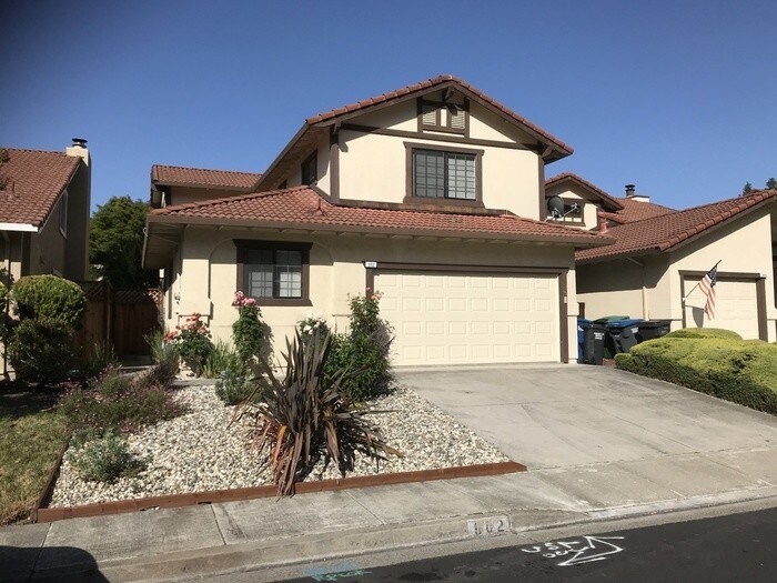 Primary Photo - 982 Hacienda Cir