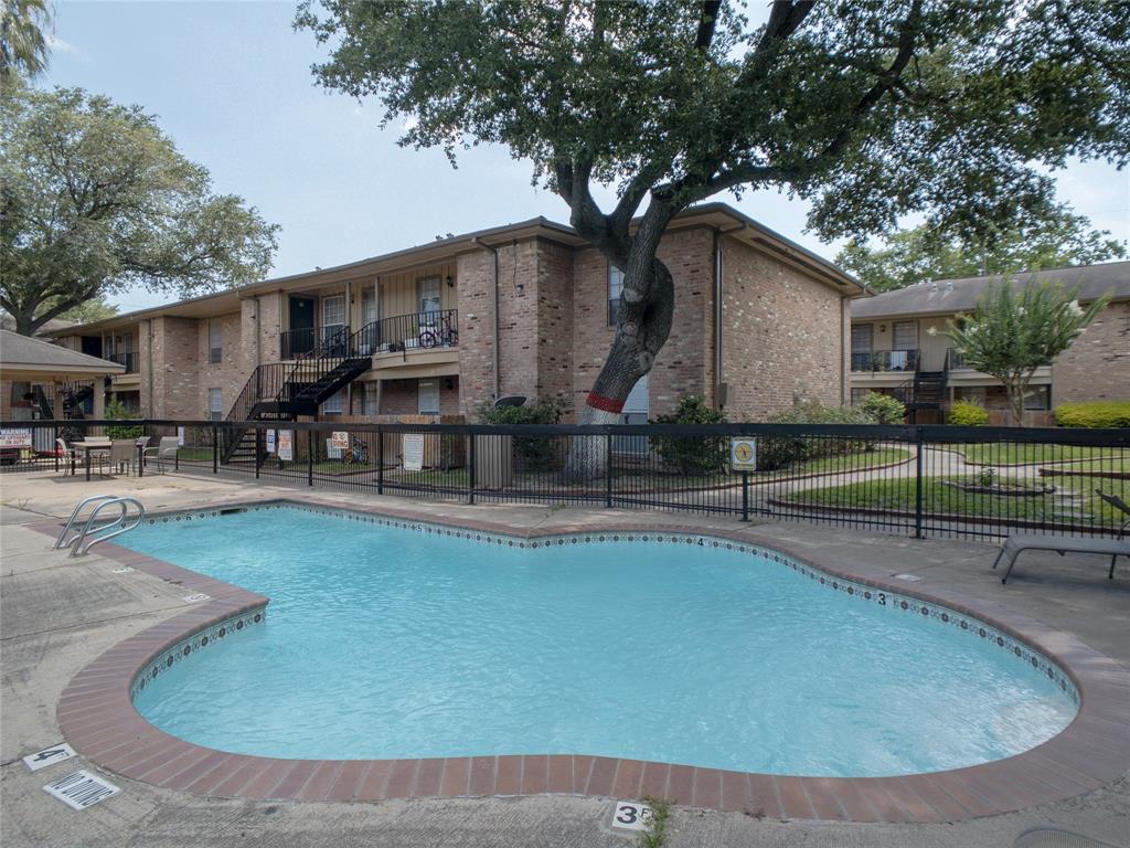 Foto principal - 5704 Edgemoor Dr
