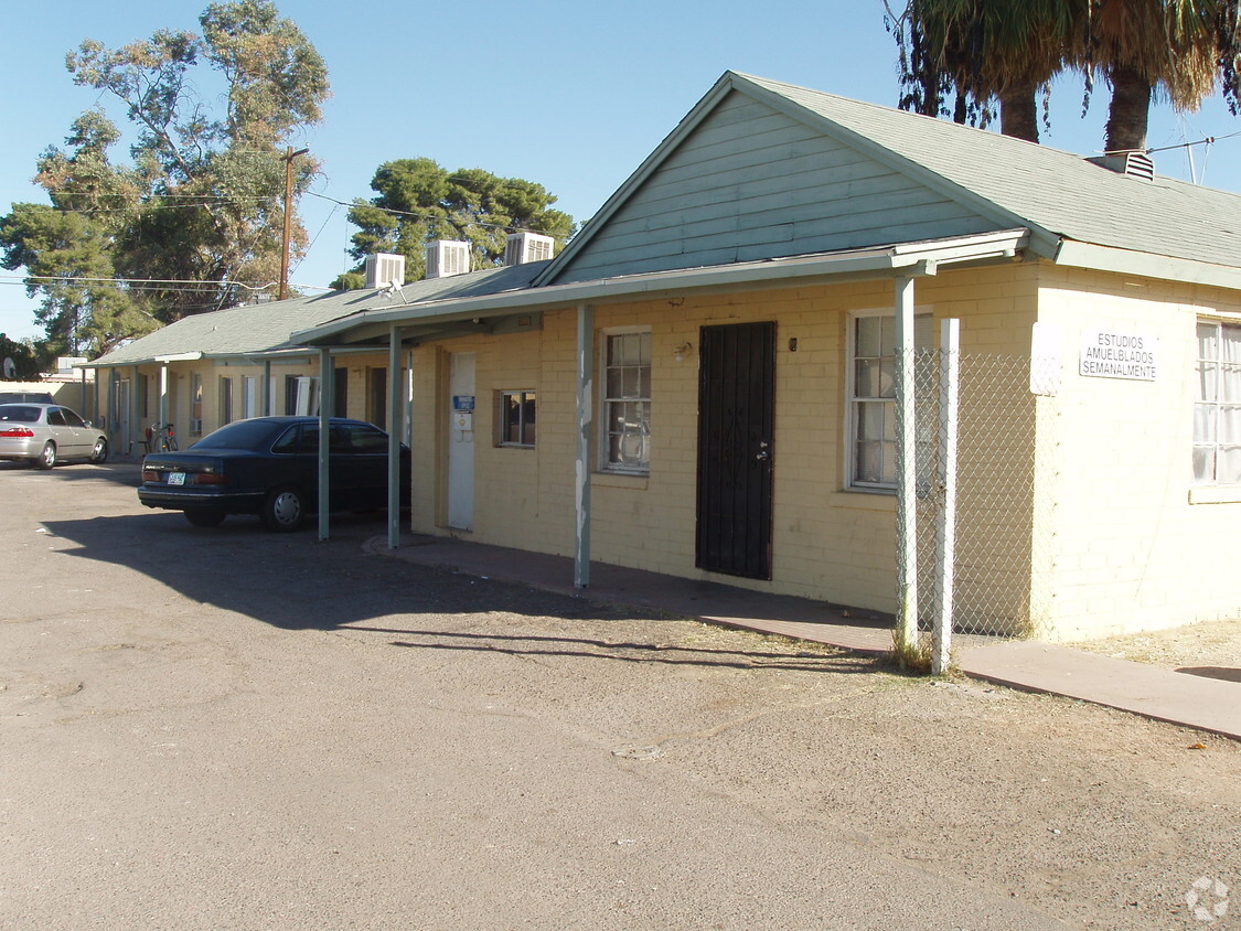 Primary Photo - Buckeye Apartments