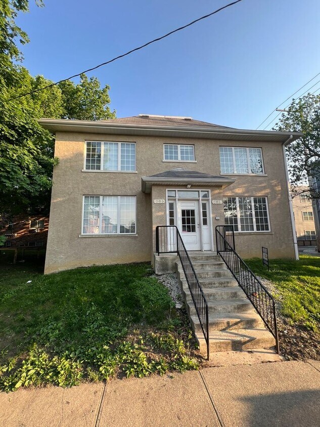 Primary Photo - Red Brick Duplex