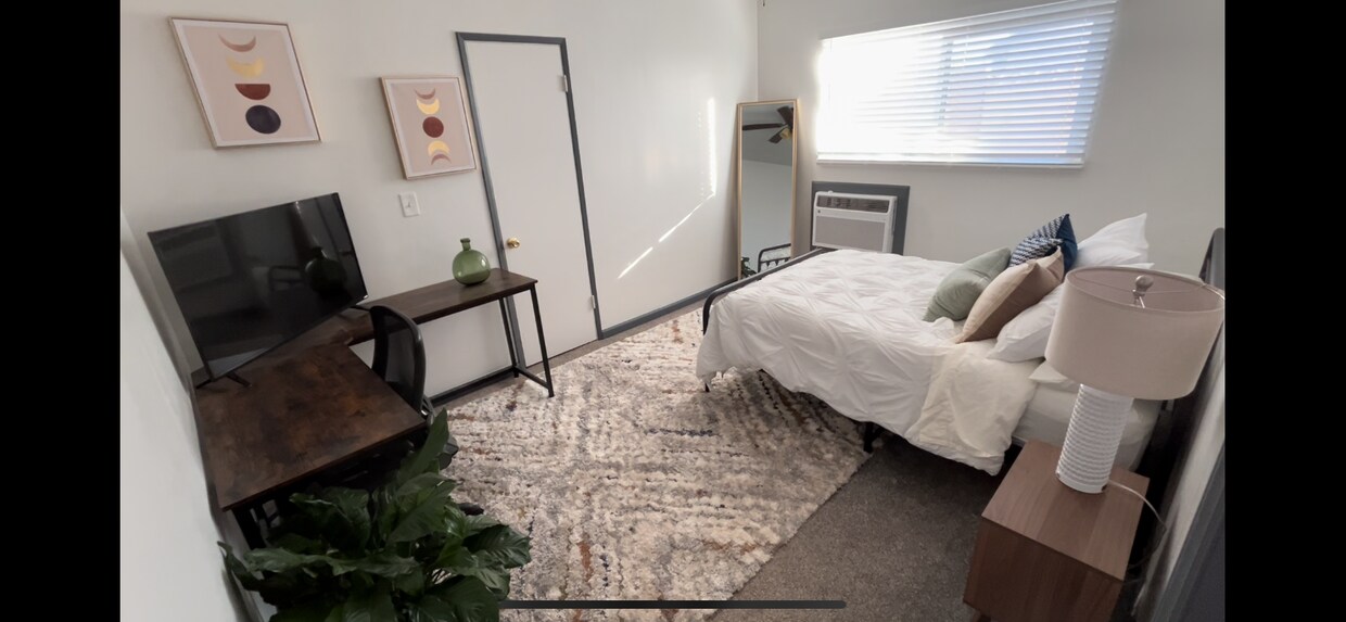 Foto principal - 42456 45th St W