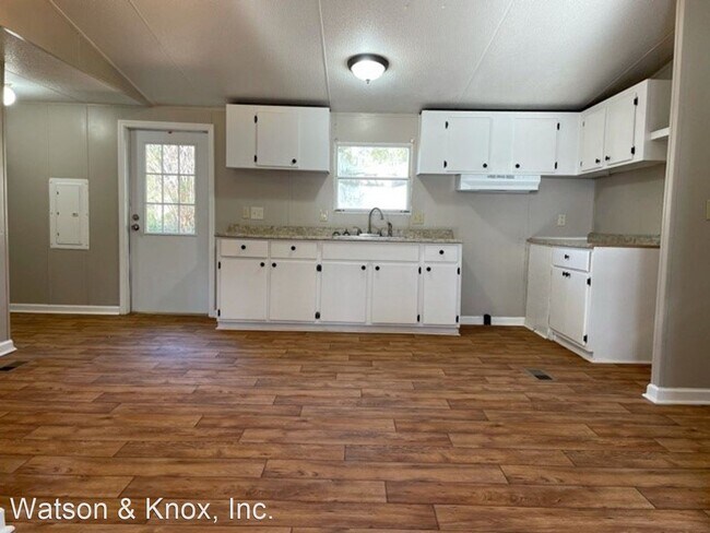 Foto del edificio - 3 br, 2 bath House - 210 Jones Rd