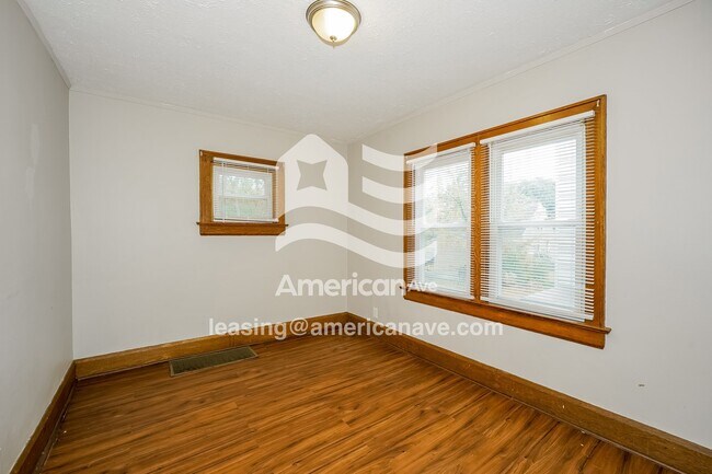 Foto del edificio - 1383 Hillcrest St