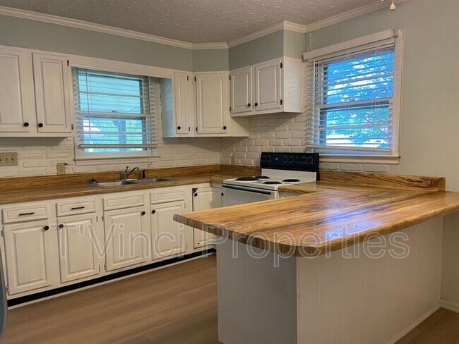 Foto del edificio - 2 Bedroom, 1 Bathroom House in High Point!