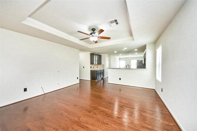 Foto del edificio - 5710 Camelia Evergreen Ln