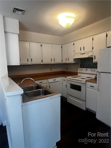 Foto del edificio - 4824 Spring Lake Dr